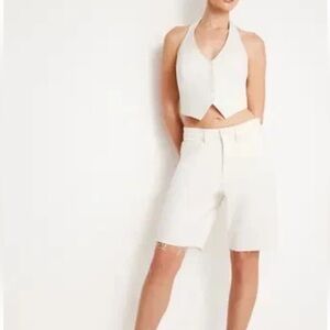 Good American Good '90s Raw Hem Bermuda Short Cloud White Size 6/28 NWT $128